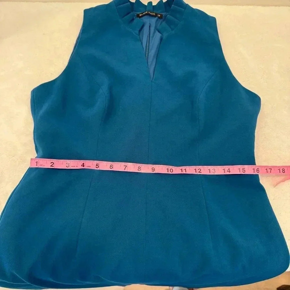 BLACK HALO
V-Neck Knee-Length Dress size 12 - Picture 10 of 13